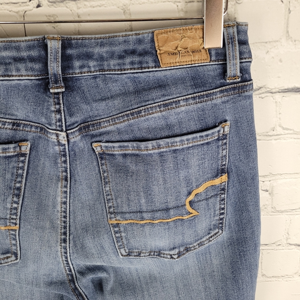 AMERICAN EAGLE | Hi-Rise Straight super stretch X⁴ jeans